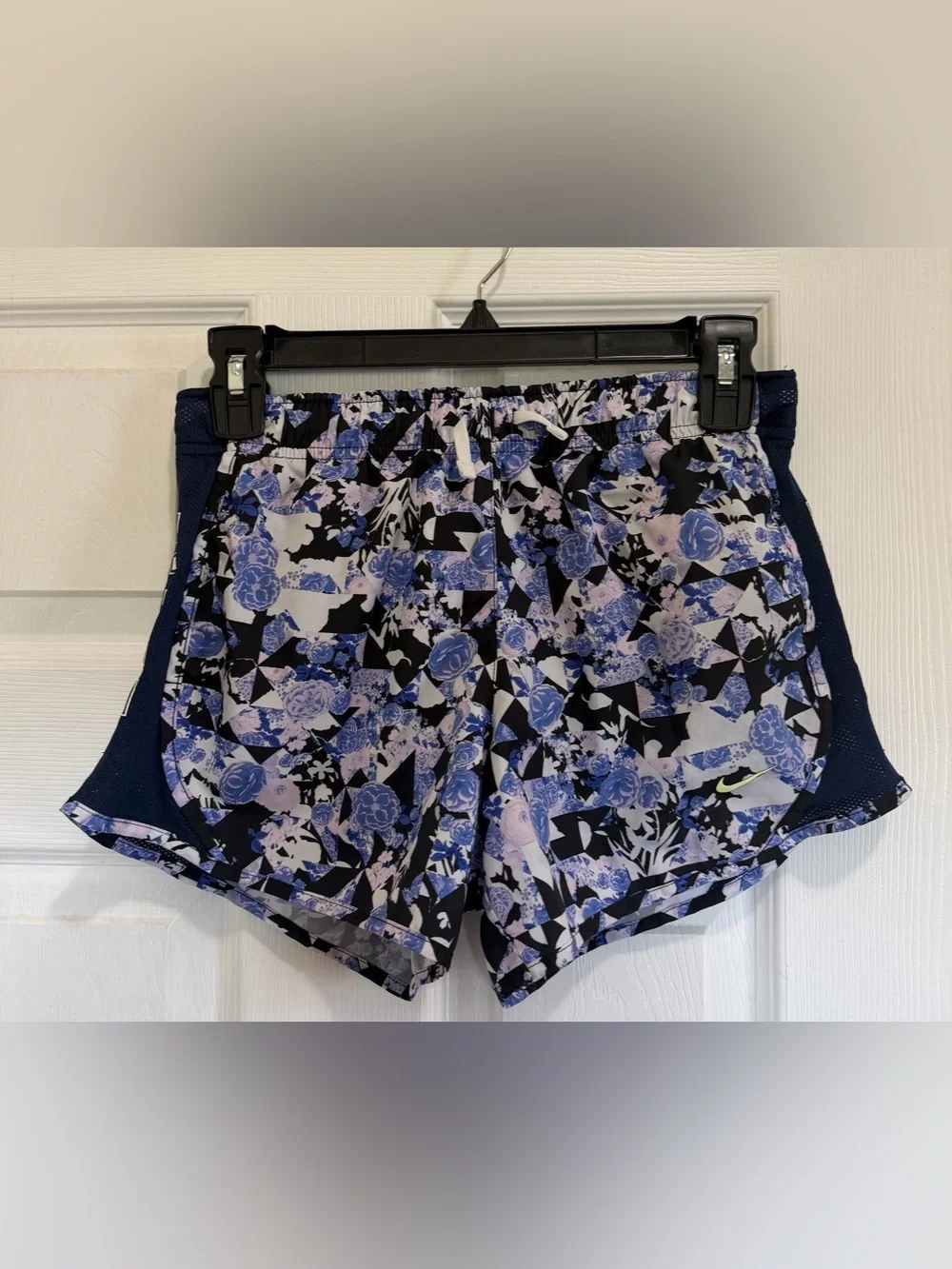Nike Dri-FIT Tempo Girls Printed Running Shorts Size Large (14-16)